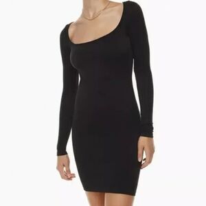 SUNDAY BEST -779 Aritzia Delta Sinch Seamless Long Sleeve Ribbed Dress Navy M